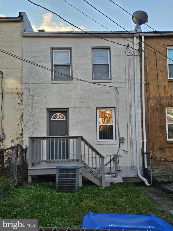 Building Photo - 3238 Westmont Ave