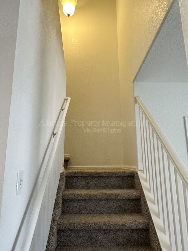 Building Photo - 6243 Riverdale Dr