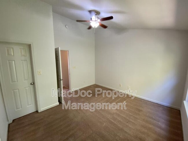 Building Photo - 4249 Normandy Ct