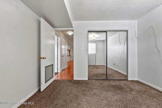 Building Photo - 401 Monroe Ave