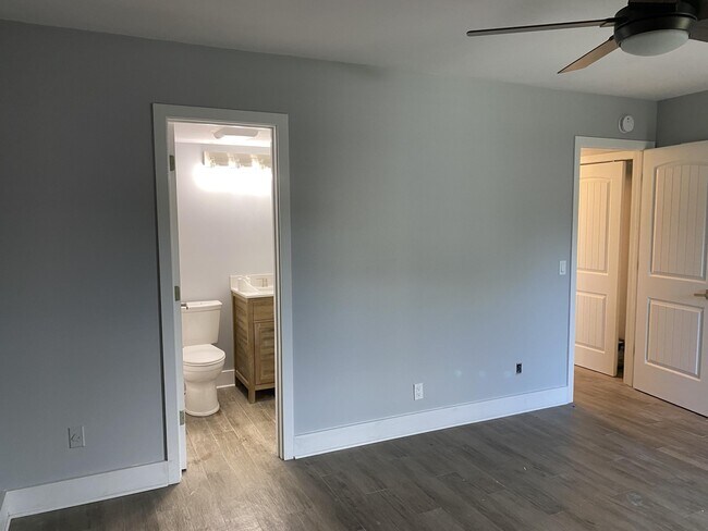 Building Photo - 342 Mansfield Dr