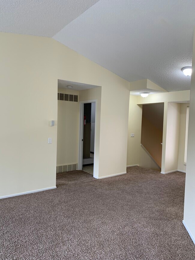 Hall - 6680 Ridgefield Cir