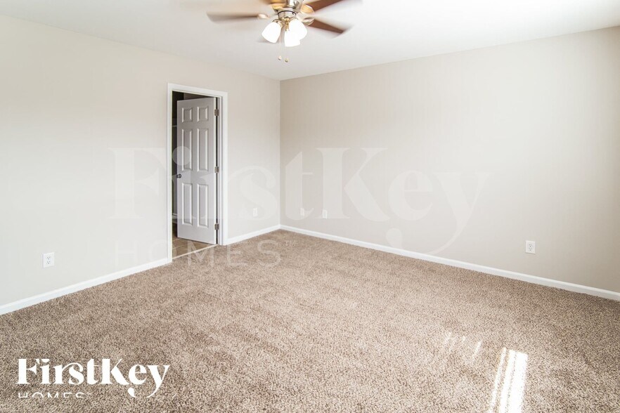 Building Photo - 113 Hyrne Dr