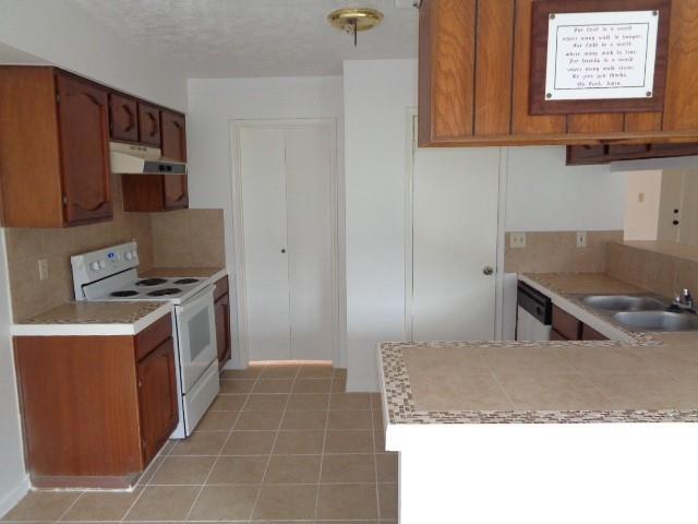 Building Photo - 10211 Golden Meadow Dr