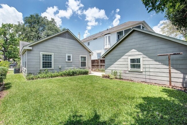 Building Photo - 2030 Gostick St