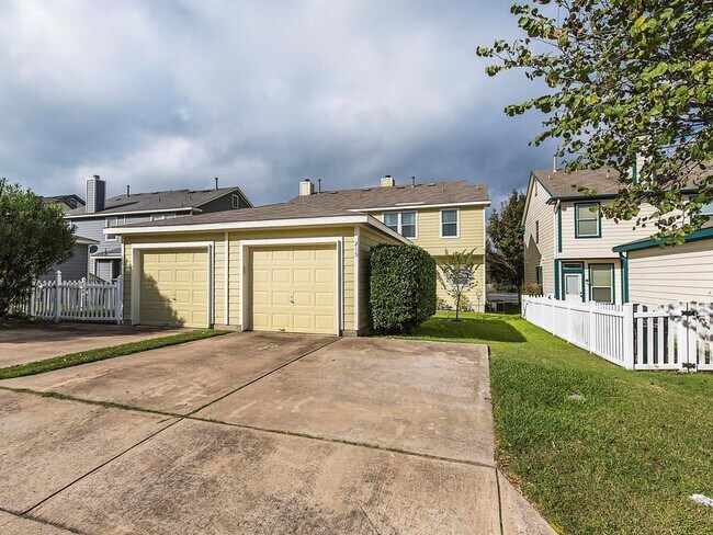 Building Photo - 215 Michaelis Rd