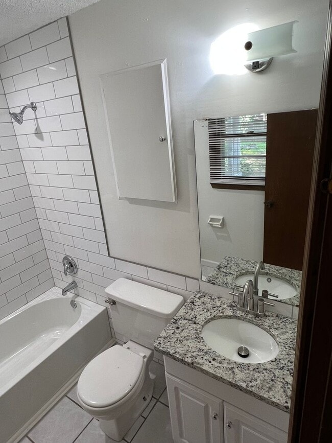 Building Photo - Pre-Lease this Charming 3 Bedroom House in...