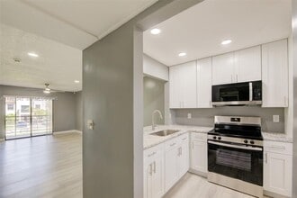 Building Photo - 851 NE 209th Terrace
