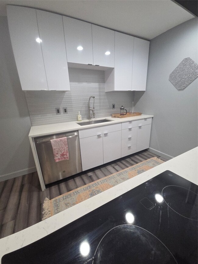 Building Photo - 2250 Bering Dr
