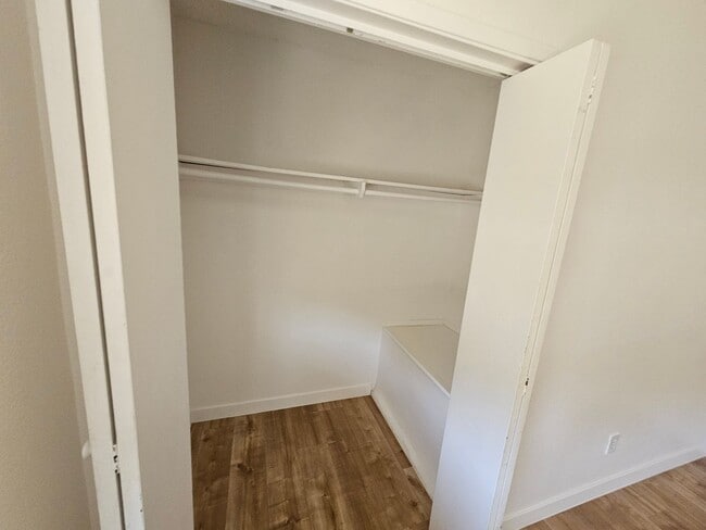 Building Photo - 2333 Birkdale St