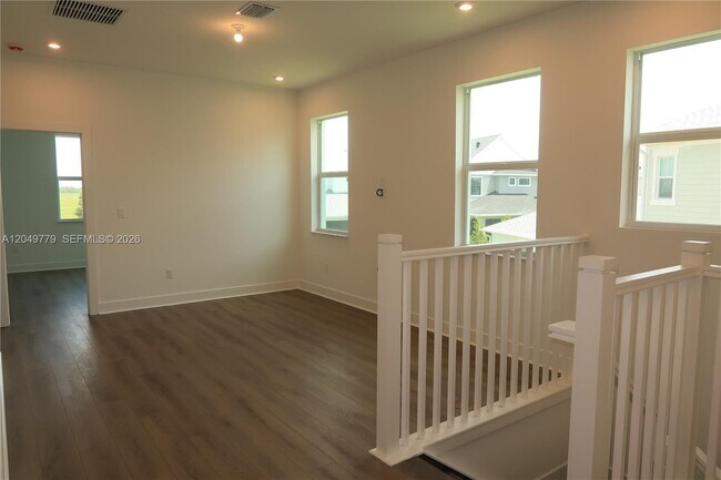 Building Photo - 881 SW Bushel Trl