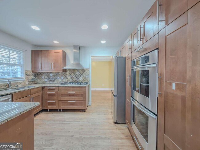 Building Photo - 5100 Redan Rd