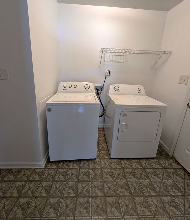 Building Photo - Minutes from Plaza Midwood/Uptown!  Belmon...