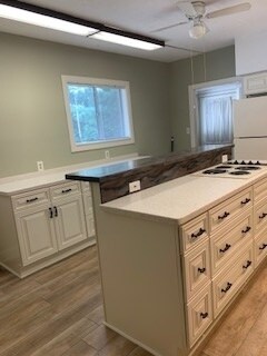 Building Photo - 217 Crescent Ct