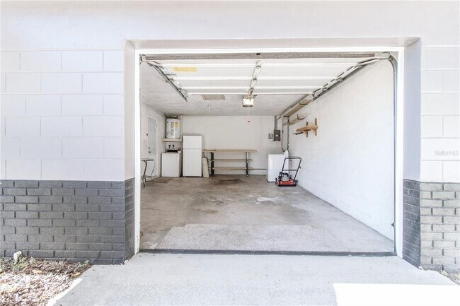 Building Photo - 5418 Newton Ave S