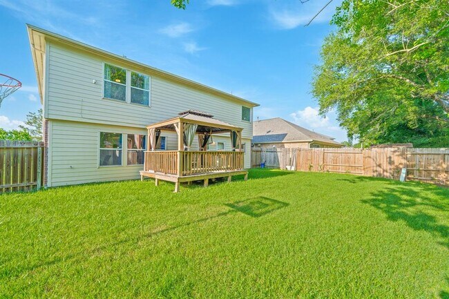 Building Photo - 16815 Watering Oaks Ln