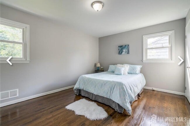 Building Photo - 308 Oak Pl