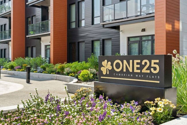 Building Photo - 2 Bedroom Corner-Unit with Wooded Balcony ...