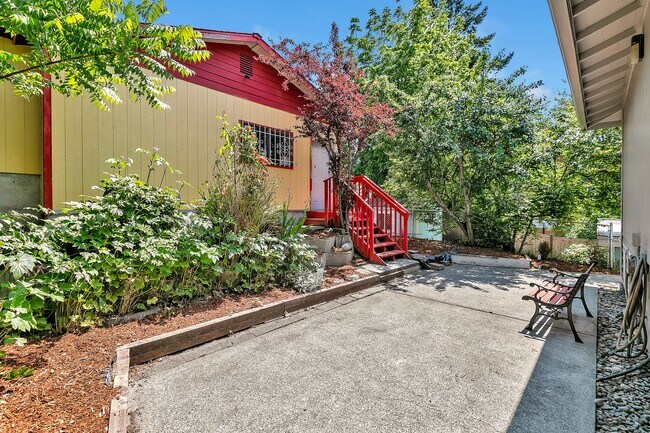 Building Photo - 8832 20th Ave SW