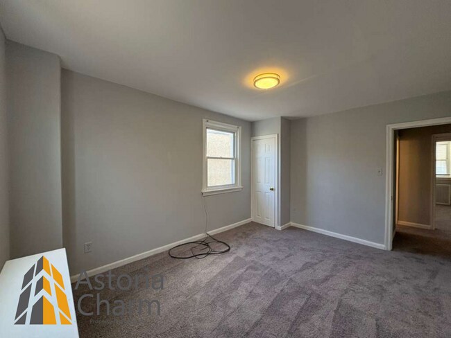 Building Photo - Conveniently Located 4 Bedroom with Privat...