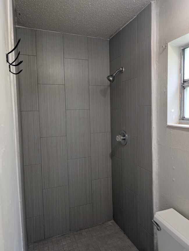 walk in shower - 14815 N 20th St