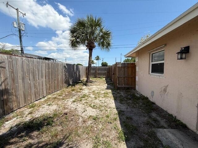 Building Photo - 905 9th St