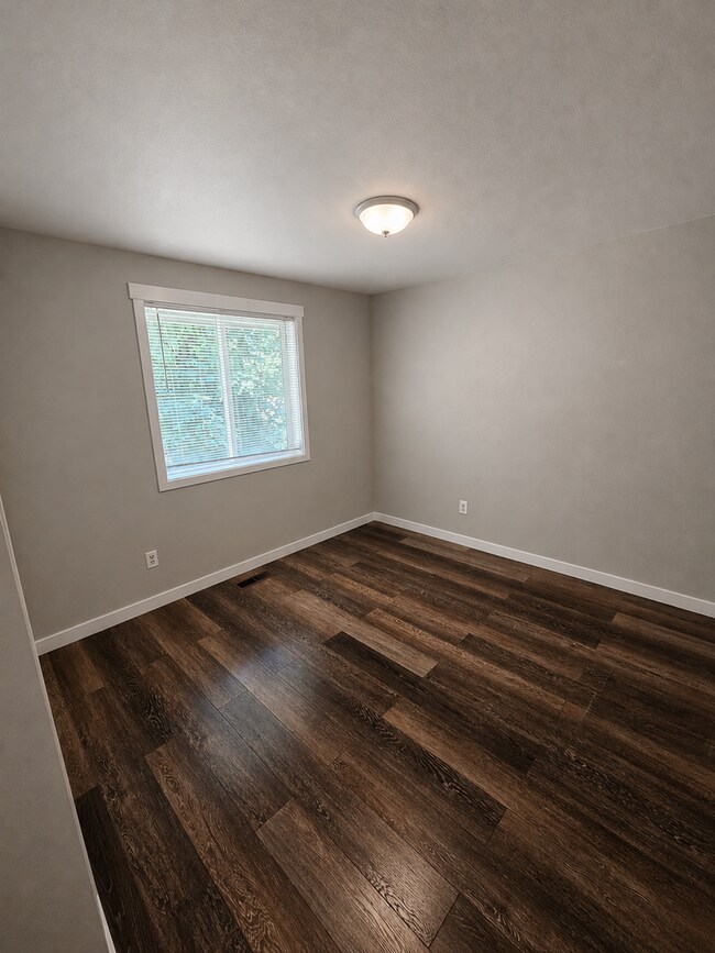 Building Photo - Must See 3 BED/2 Bath Rambler in Heart of Tumwater! Available 8/05/26!