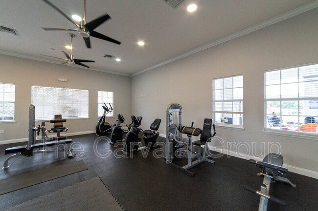 Building Photo - 6646 S Goldenrod Rd