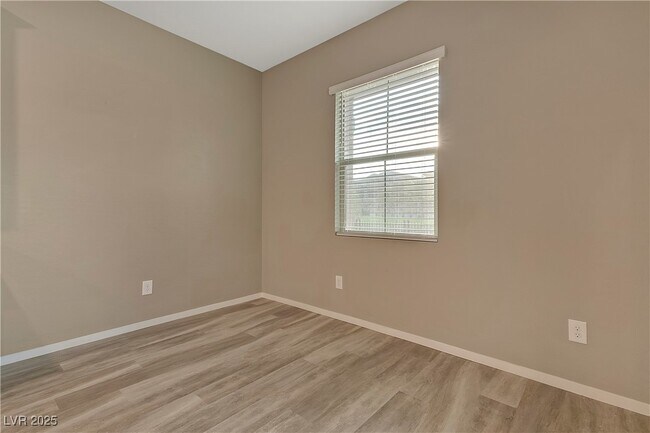 Building Photo - 41 Lomita Heights Dr