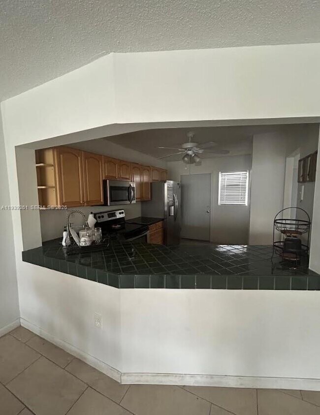 Building Photo - 1750 NE 191st St