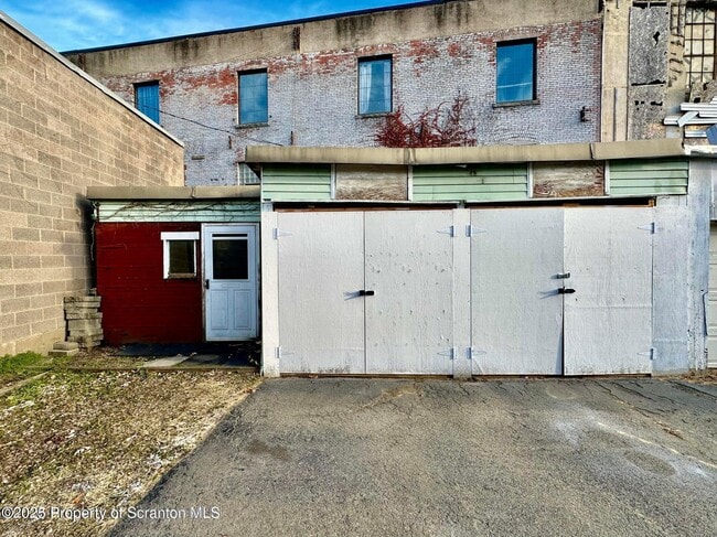Building Photo - 7 Plum Pl