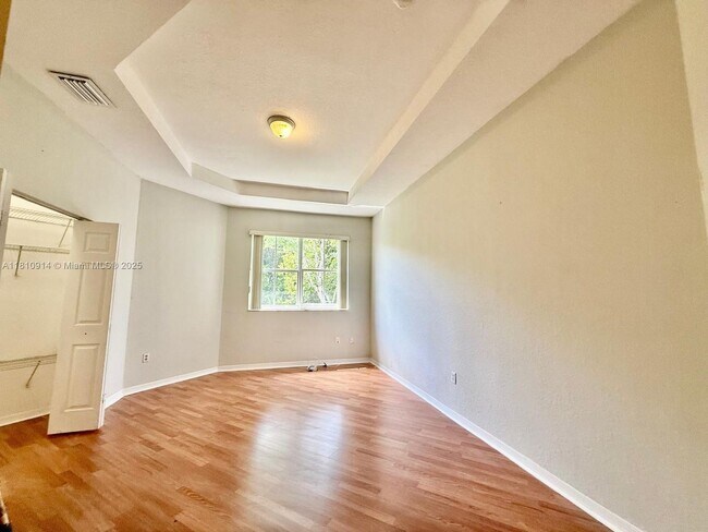 Building Photo - 4902 SW 141st Ave