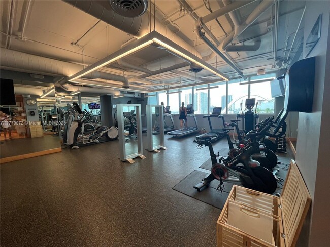 Building Photo - 900 Biscayne Blvd