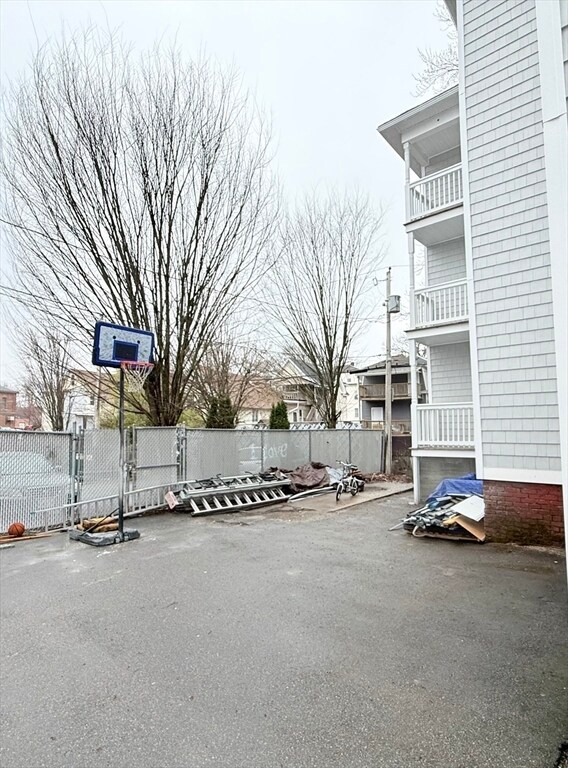 Building Photo - 23 Bellevue St