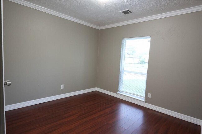 Building Photo - 13819 Clark Towne Rd