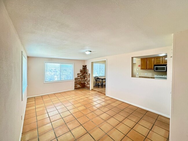 Building Photo - Come soon! 2 Bedroom home