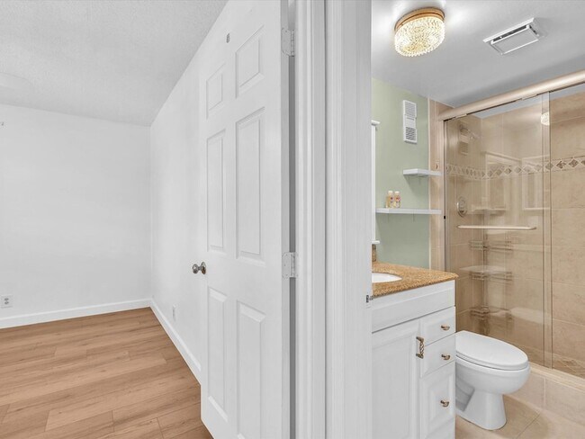 Building Photo - 9470 Poinciana Pl