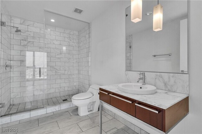Building Photo - 4471 Dean Martin Dr