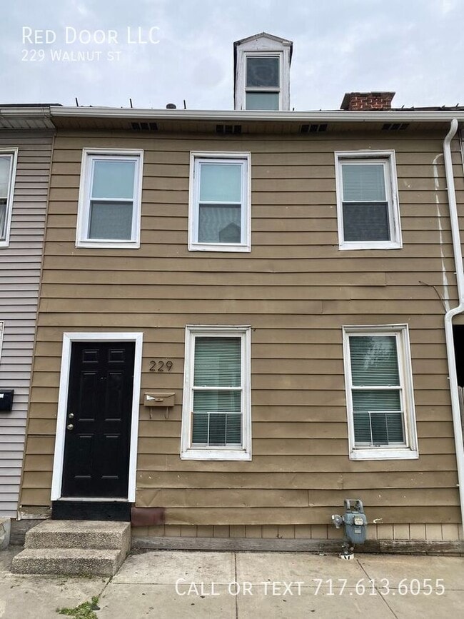 Primary Photo - 229 Walnut St