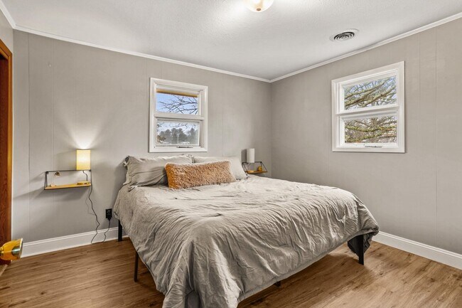 Building Photo - 3 Bedroom / 2.5 Bath Home ? Johnson City, TN