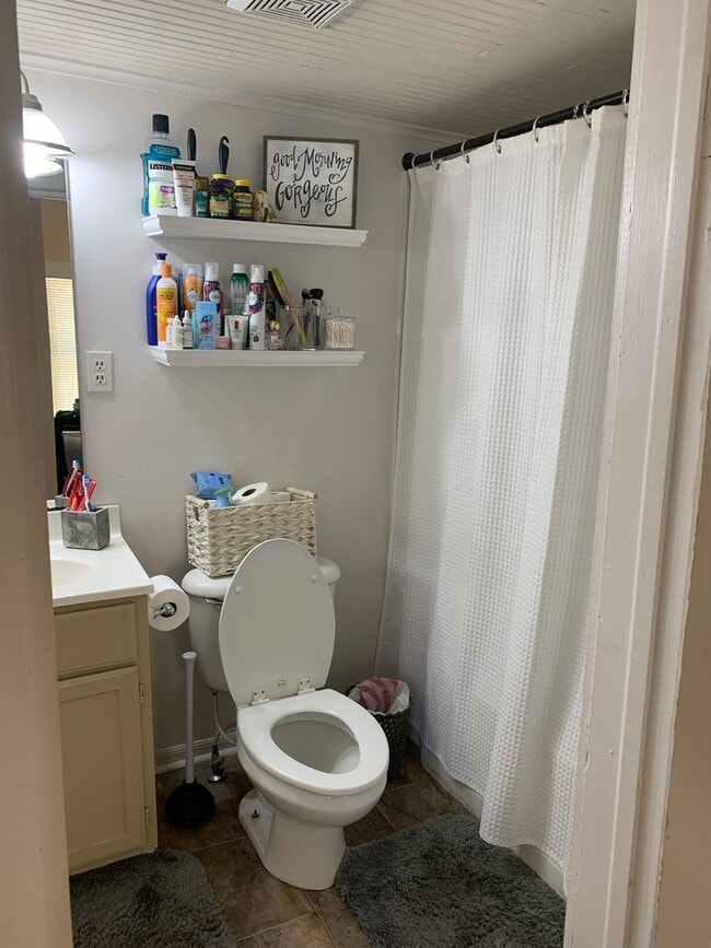 Building Photo - 1606 3rd Ave