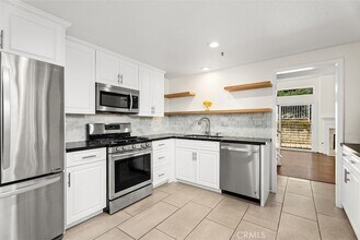 Building Photo - 5847 E Rocking Horse Way