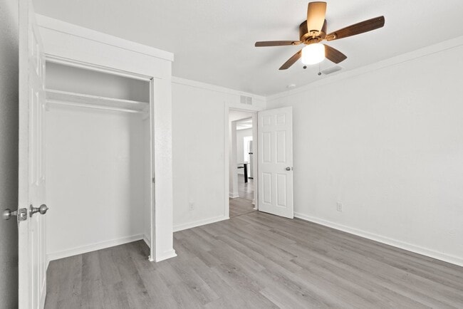 Building Photo - 1050 19th St S