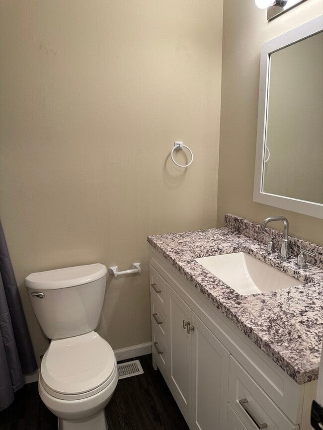 Building Photo - Townhome in Ballwin!!