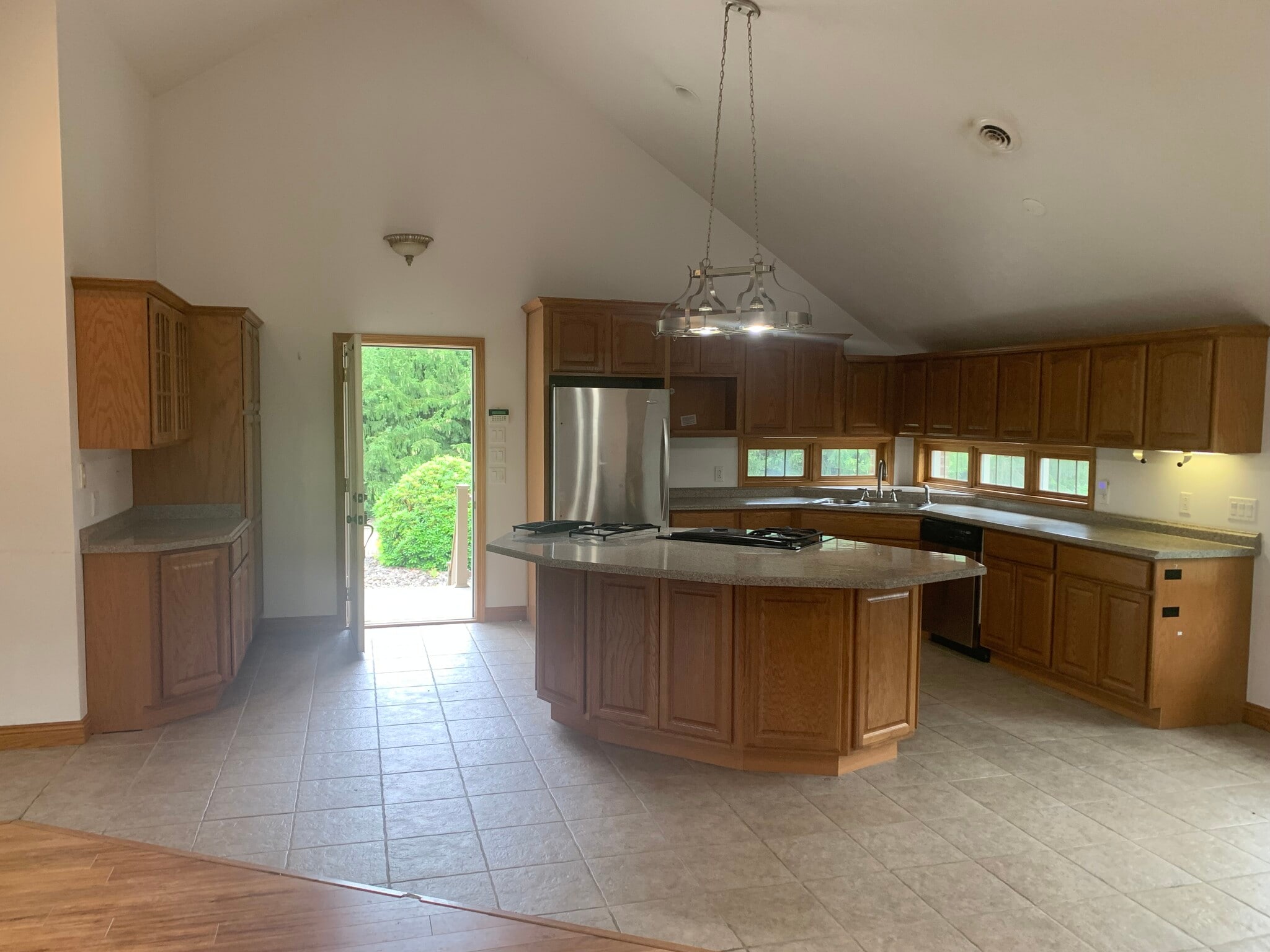 Open floor plan with skylights and fans, central air,gas stove, heated floors - 900 Allegheny Ave