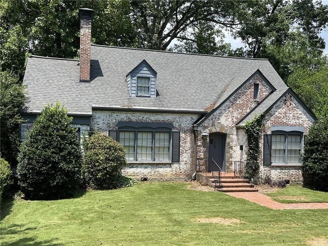 Primary Photo - 250 Brighton Rd NE