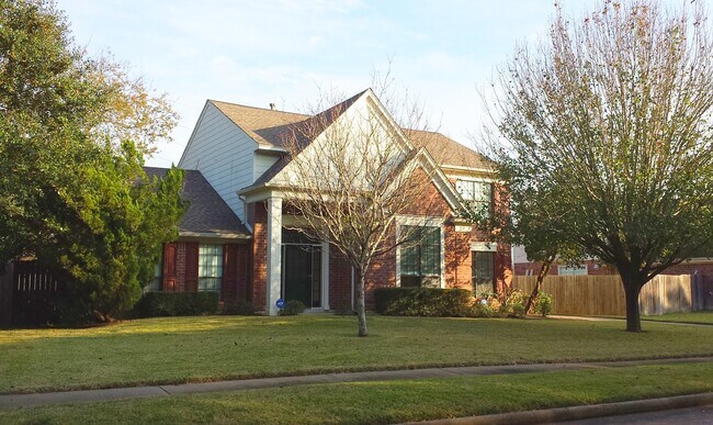 Building Photo - 2319 Mill Creek Dr