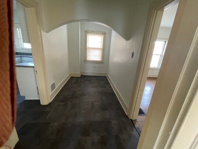 Building Photo - 227 Sycamore Rd