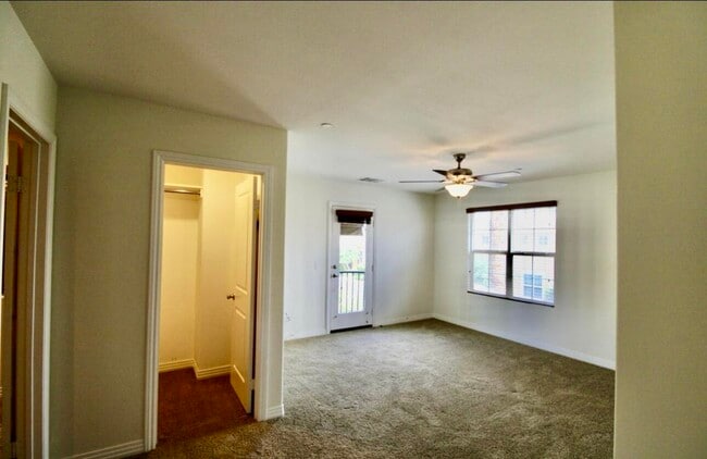 Building Photo - 52065 Graythorn Way