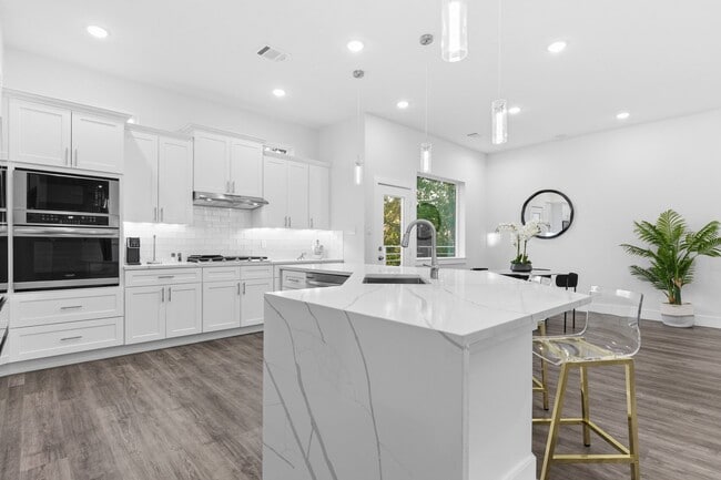 Building Photo - 4015 Ward St